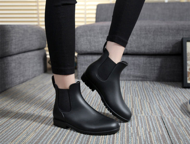 Chelsea Low Boots